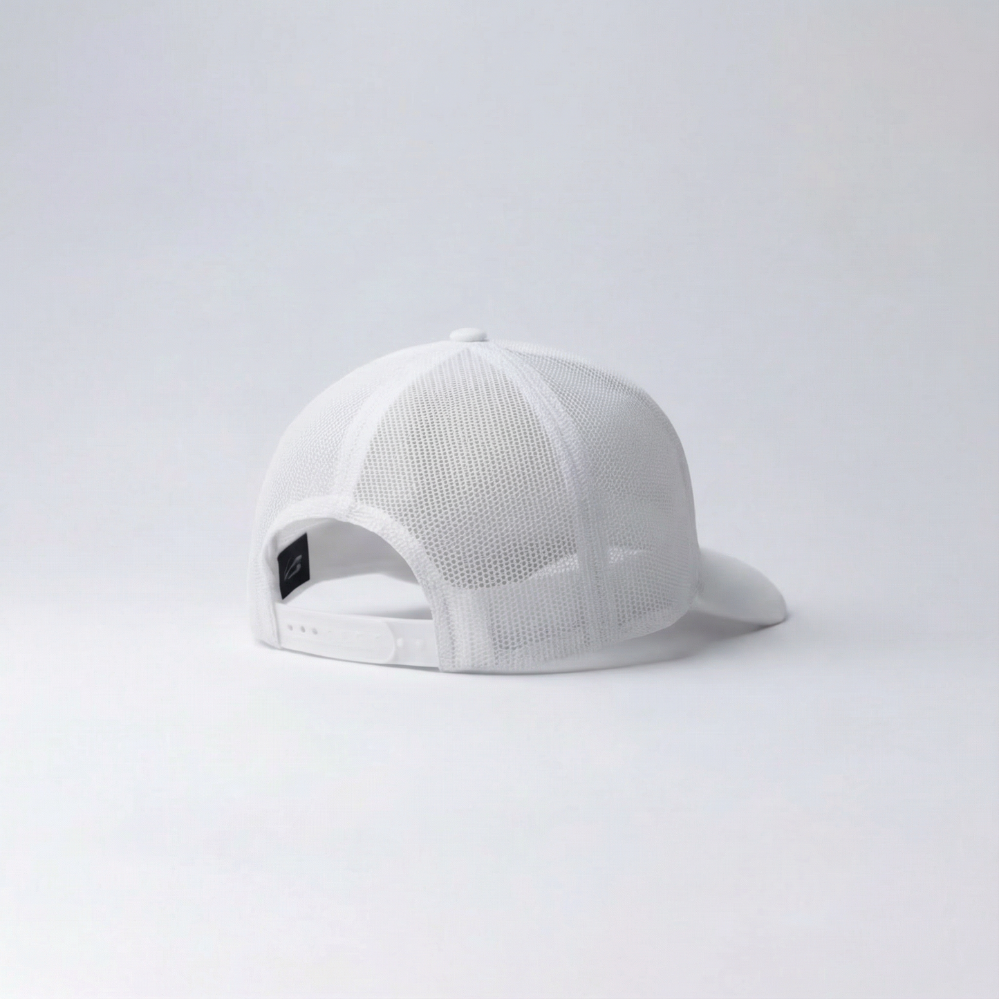 ACTION BEATS INTENTIONS | TRUCKER | GREY bland några få