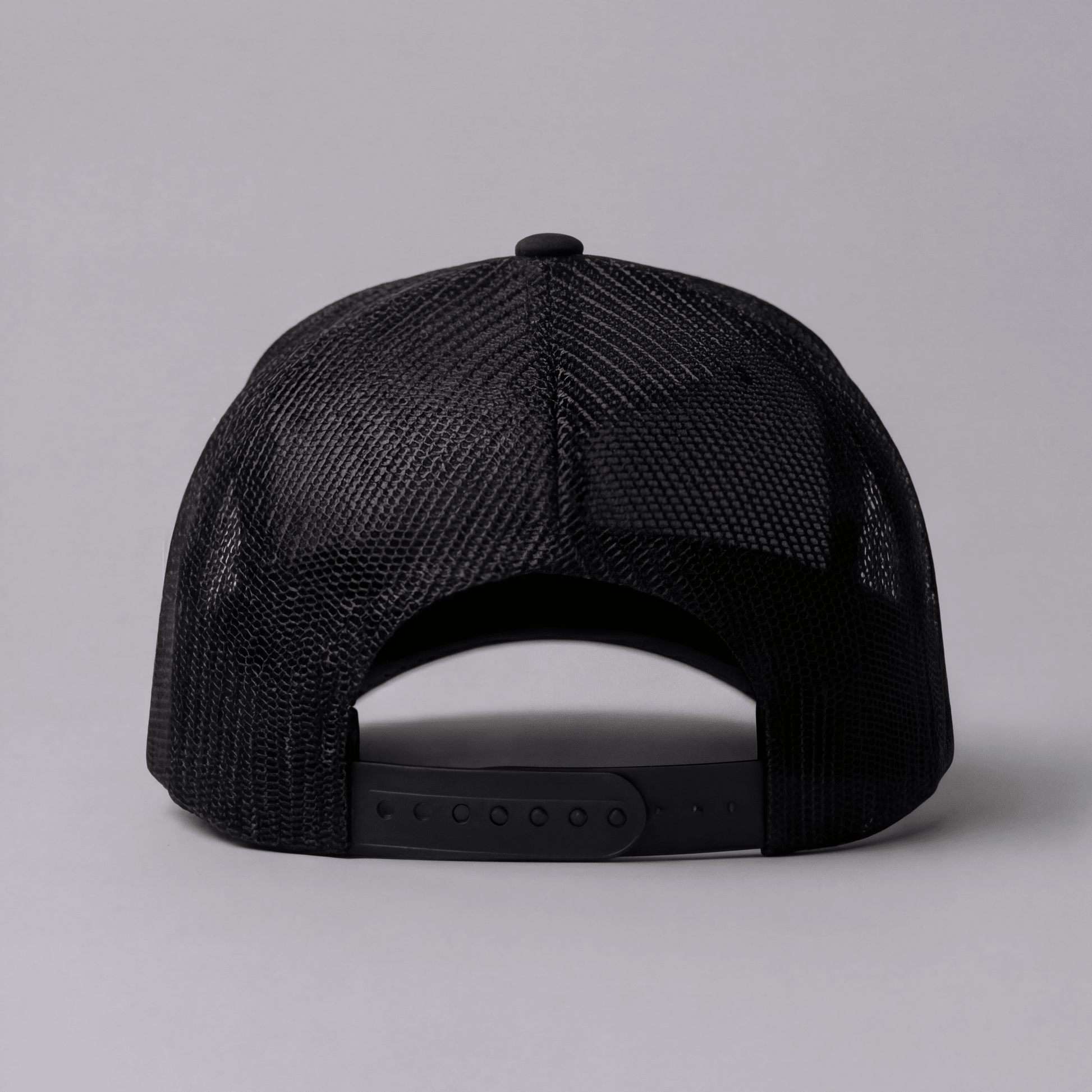 COMFORT ZONES KILL DREAMS | TRUCKER - bland några få